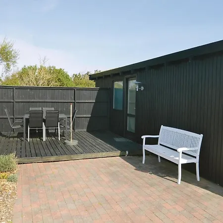 Three-bedroom Holiday In Hjorring *